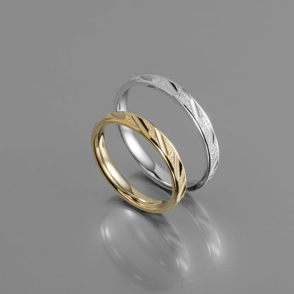 Άνετη χρυσή βέρα γάμου με ανάγλυφο μοτίβο 3mm, Glamour Dainty Jewels, Άλιμος.
