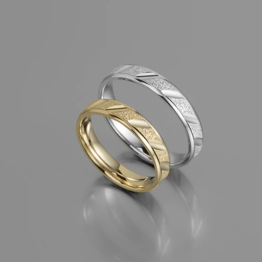 Άνετη χρυσή βέρα γάμου με ανάγλυφο μοτίβο 4mm, Glamour Dainty Jewels, Άλιμος.