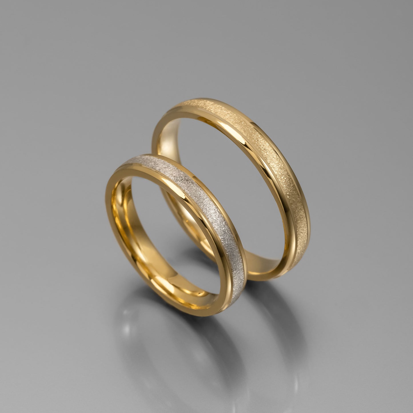 Άνετη δίχρωμη χρυσή βέρα γάμου με υφή stardust 3.5mm, Glamour Dainty Jewels, Άλιμος.