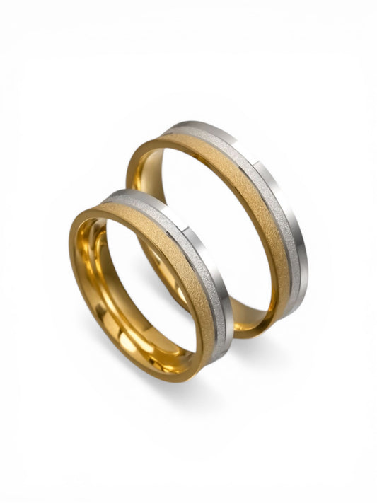 Άνετη δίχρωμη χρυσή βέρα γάμου με υφή stardust 4.5mm, Glamour Dainty Jewels, Άλιμος.