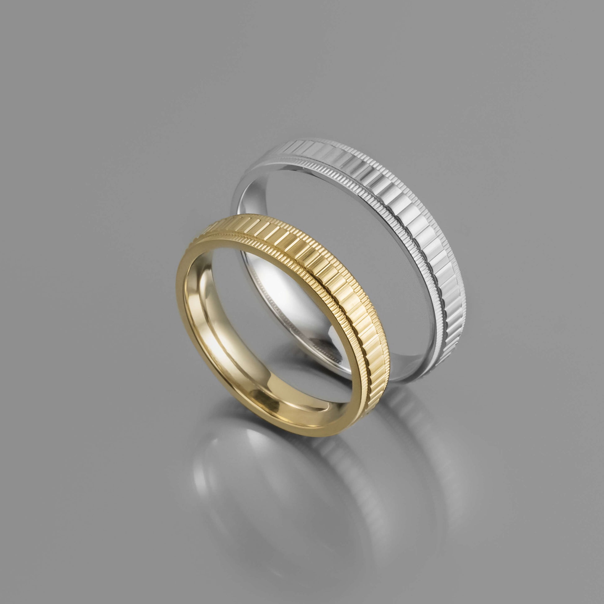 Ανάγλυφη χρυσή βέρα γάμου με ραβδώσεις 4mm, Glamour Dainty Jewels, Άλιμος.