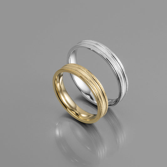 Χρυσή βέρα γάμου με γραμμική ανάγλυφη υφή 4mm, Glamour Dainty Jewels, Άλιμος.