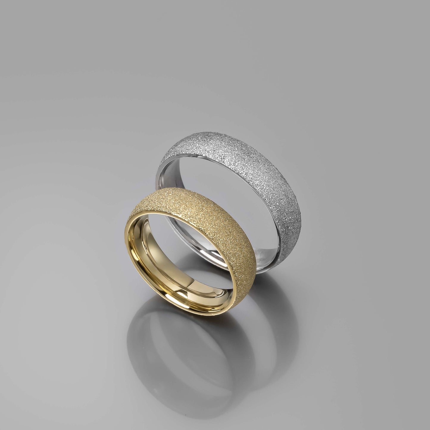 Χρυσή βέρα γάμου με αμμώδη ματ υφή (sand matte) 5.5mm, Glamour Dainty Jewels, Άλιμος.