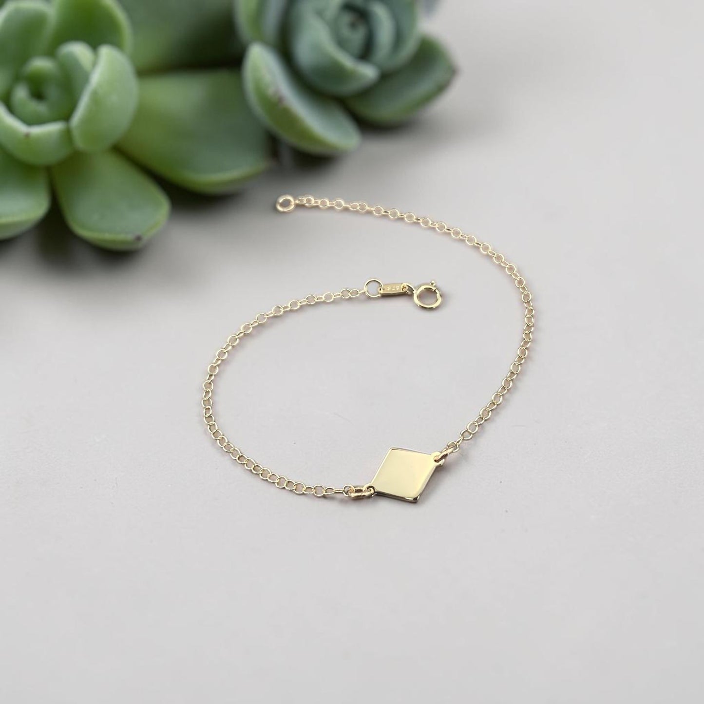 9k Gold Bracelet